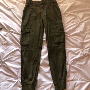 Green cargo pants